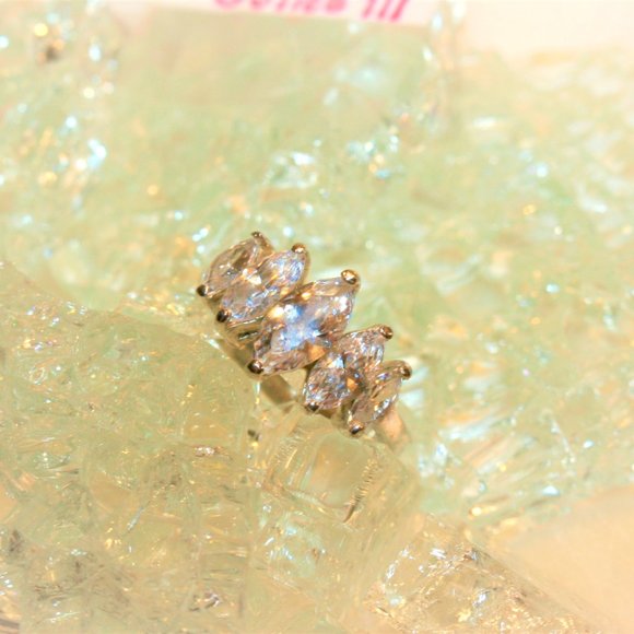 Vintage Sterling Silver Ring size 8 - Picture 3 of 8